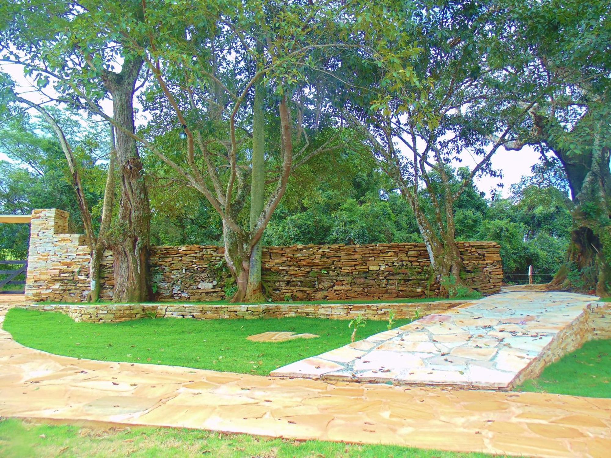 Pousada Muro De Pedra Sao Tome das Letras Exterior photo